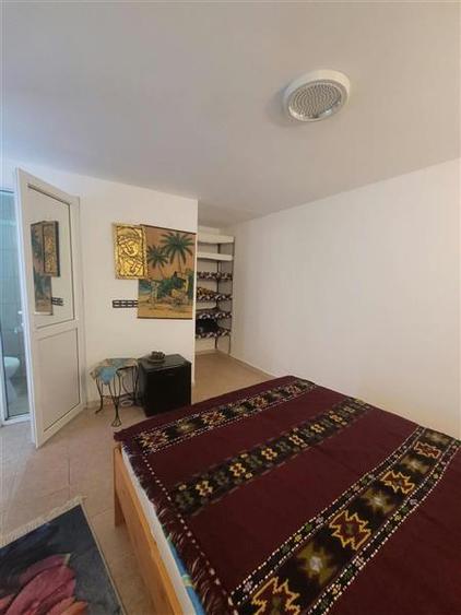 Casă individuală cu 5 camere cu Teren 314 Mp în Vest