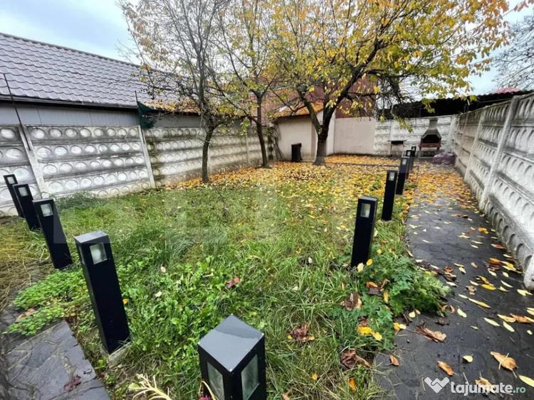 Casă cu 7 camere cu Teren 252 Mp în Semicentral