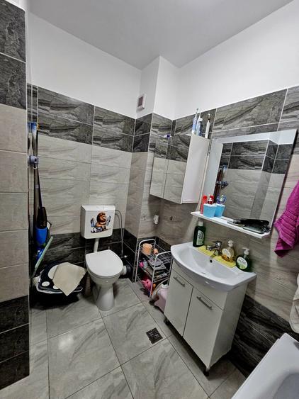 Apartament cu 2 camere decomandat în Runcu