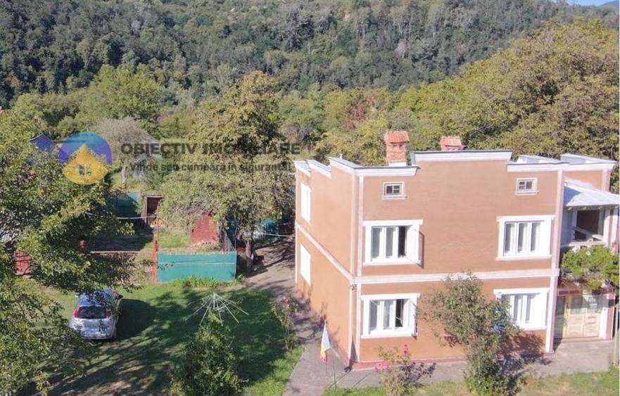 Casă cu 6 camere cu Teren 6329 Mp în Alexandru cel Bun
