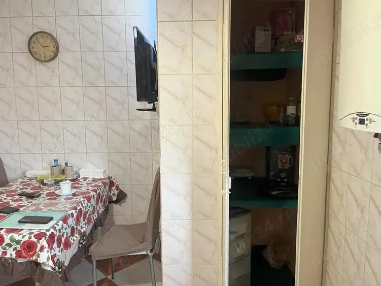 Apartament cu 4 camere decomandat în Vitan