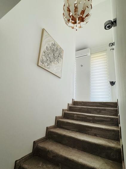 Casă cu 4 camere în Exterior Vest