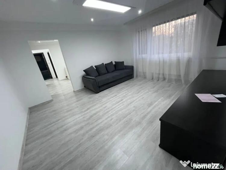 Apartament cu 3 camere semidecomandat în George Enescu