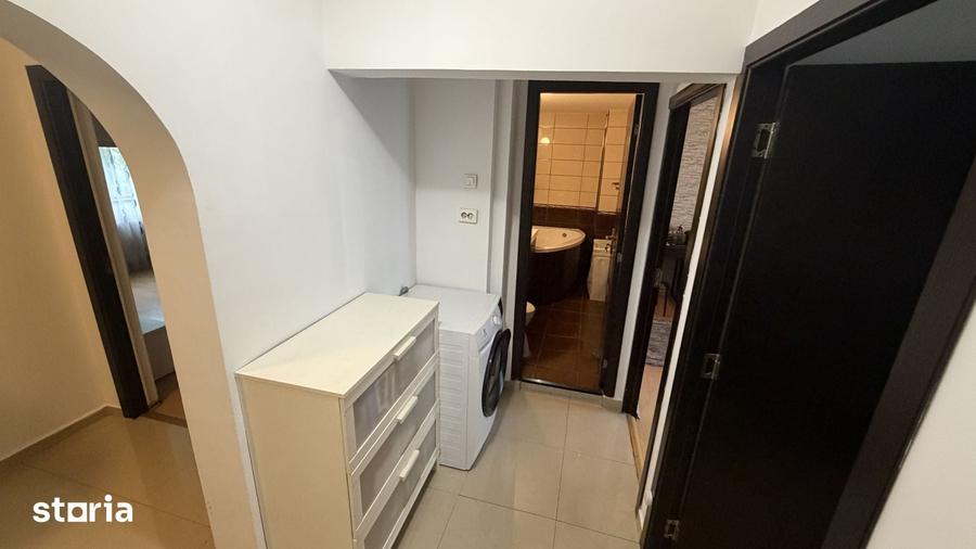 Apartament cu 3 camere decomandat în Vitan