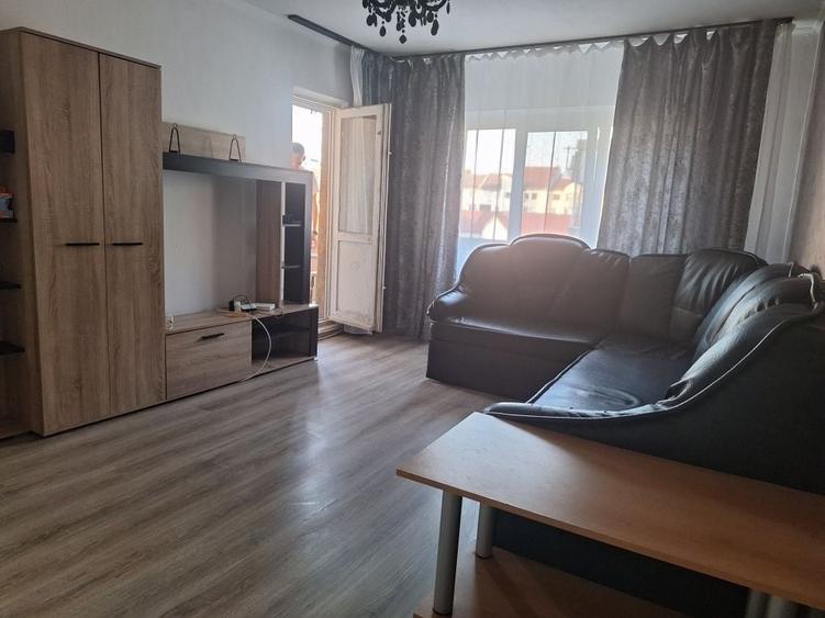 Apartament cu 2 camere decomandat în Turcinești
