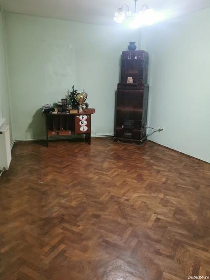 Casă cu 6 camere cu Teren 60 Mp în Centrul Istoric