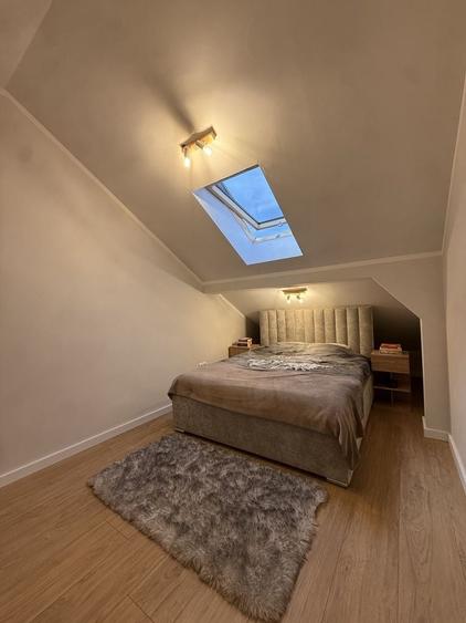 Apartament cu 3 camere semidecomandat în Cristian