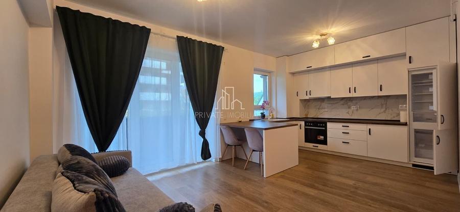 Apartament cu 3 camere decomandat în Est