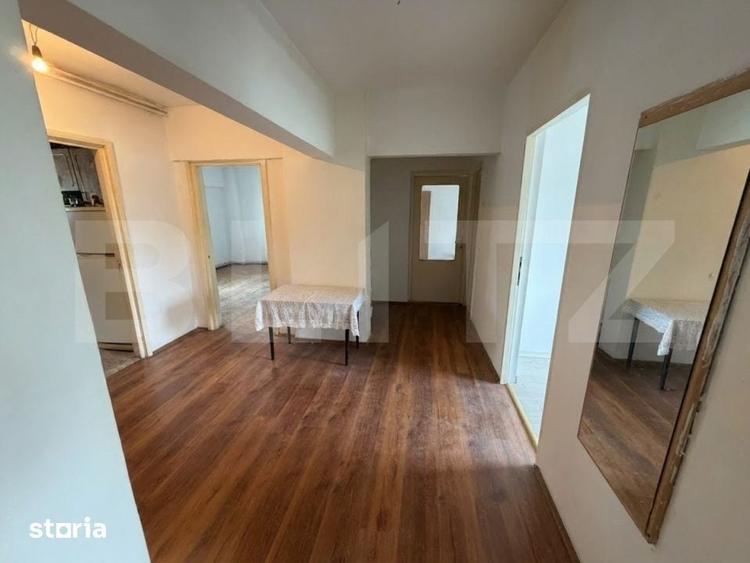 Apartament cu 4 camere decomandat în Micro 16
