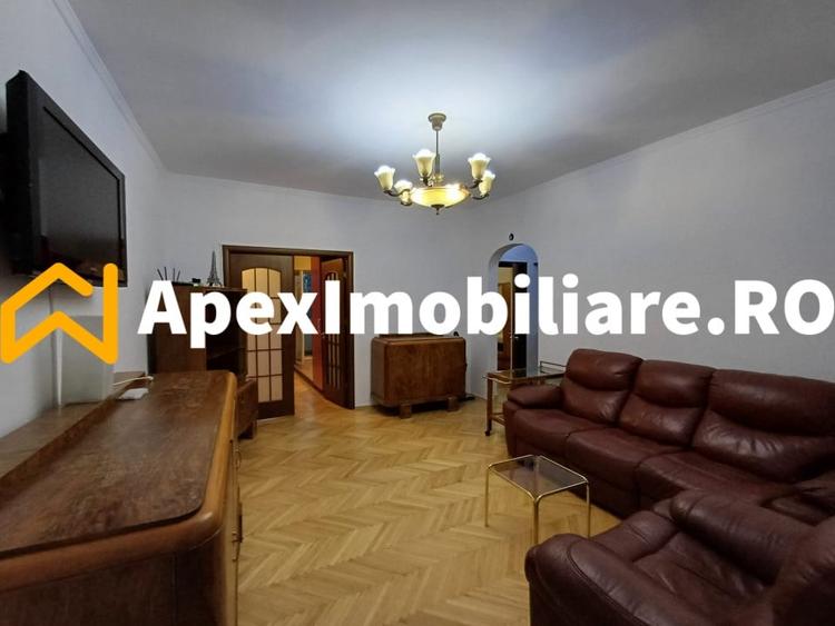 Apartament cu 3 camere semidecomandat, mobilat în Eminescu