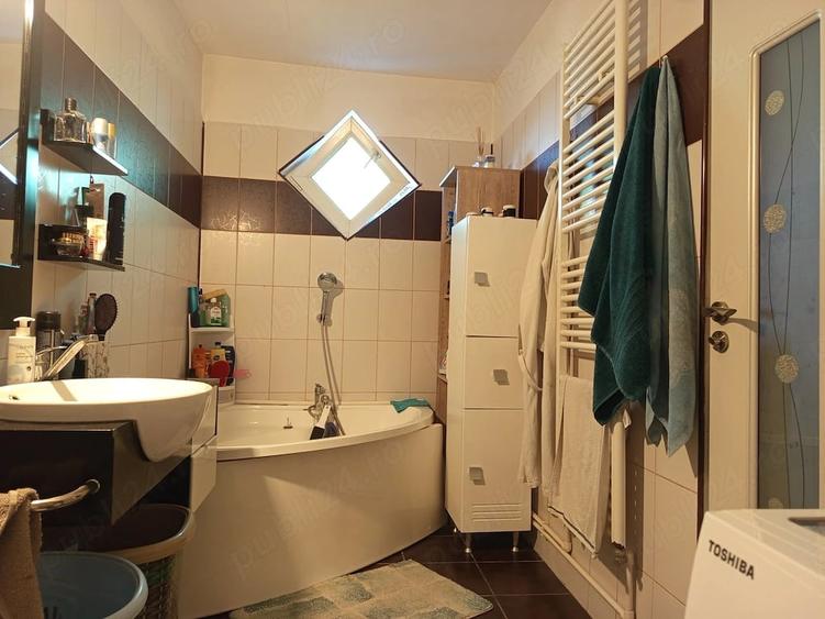 Casă cu Teren 640 Mp în Stâlpu