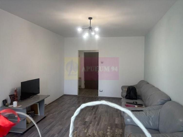 Apartament cu 3 camere decomandat, mobilat în Pantelimon