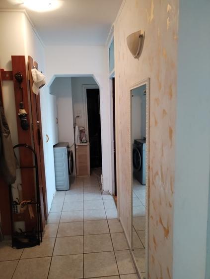 Apartament cu 3 camere decomandat în Drumul Taberei