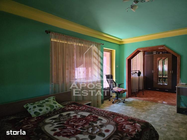 Casă cu 5 camere cu Teren 1016 Mp în Central