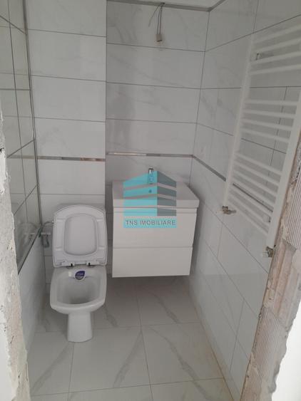Apartament cu 4 camere decomandat în Titan