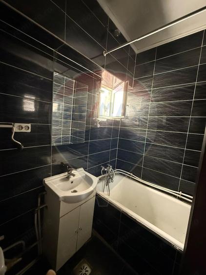 Apartament cu 5 camere decomandat în Central
