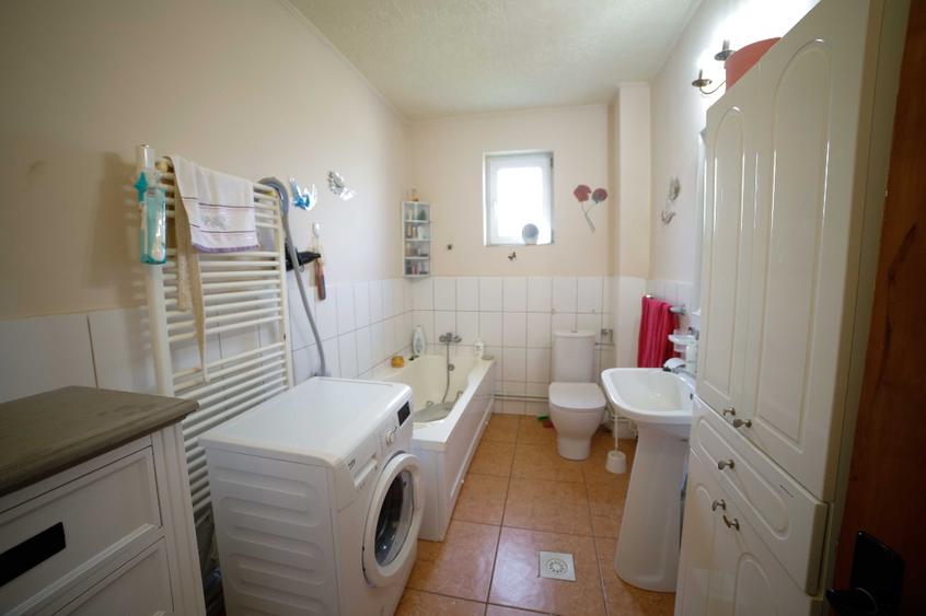 Casă individuală cu 4 camere cu Teren 318 Mp în Babarunca