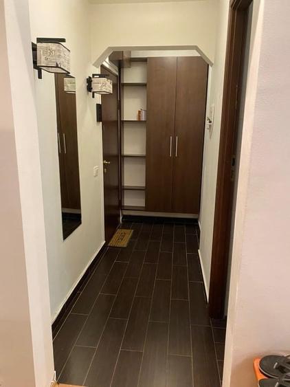 Apartament cu 2 camere semidecomandat, mobilat în Berceni