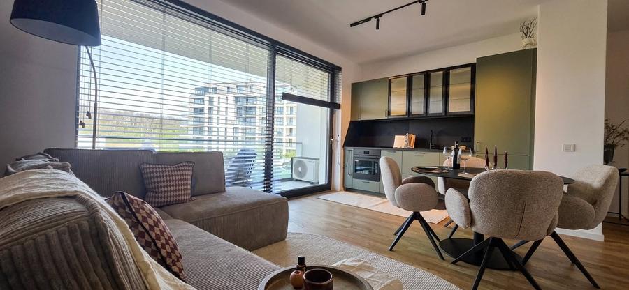Apartament cu 2 camere decomandat, mobilat în Băneasa