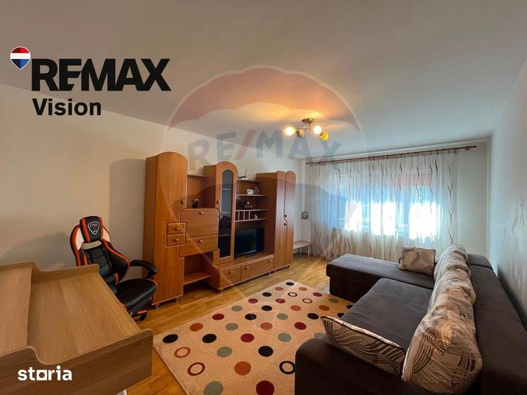 Apartament cu 3 camere semidecomandat, mobilat în George Enescu