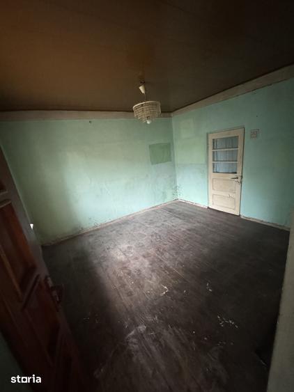 Casă cu 3 camere cu Teren 700 Mp în Deal