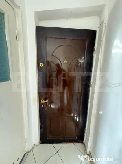 Apartament cu 2 camere decomandat în Ady