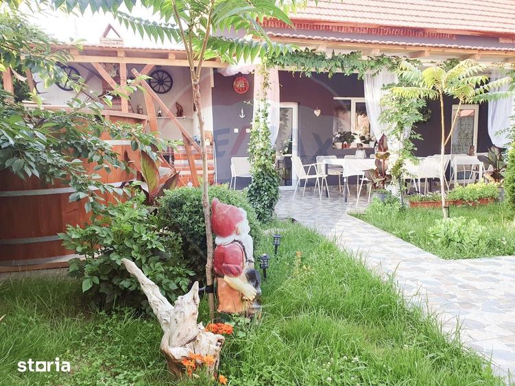 Casă cu 8 camere cu Teren 527 Mp în Berzasca