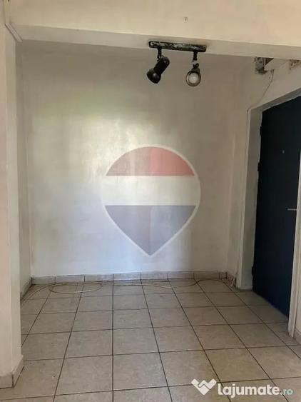 Apartament cu 3 camere decomandat în Rogerius