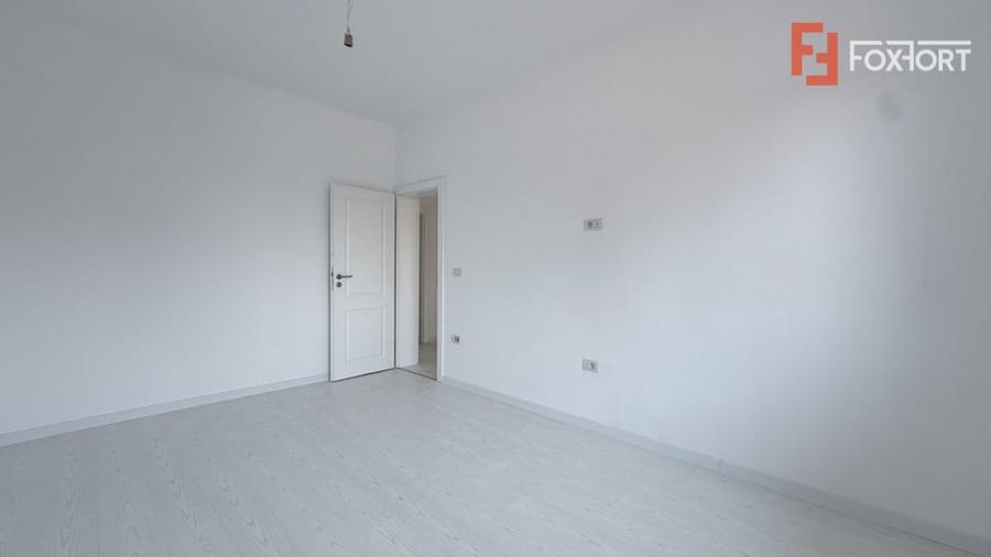 Casă cu 4 camere cu Teren 313 Mp în Moșnița Nouă