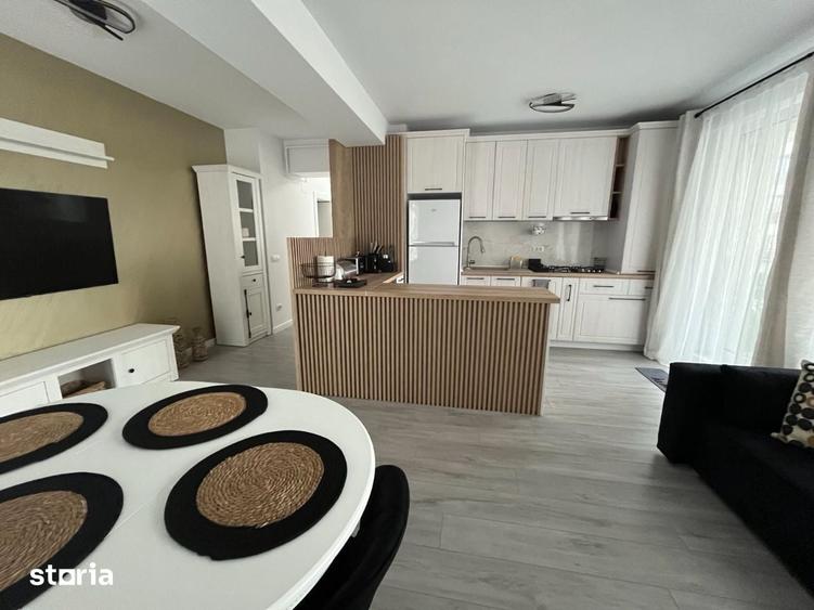 Apartament cu 3 camere în Calea București