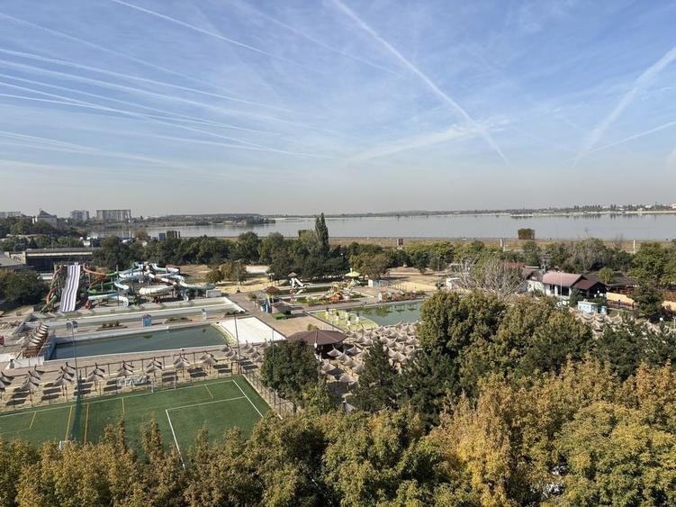 Garsonieră decomandată în Splaiul Independenței