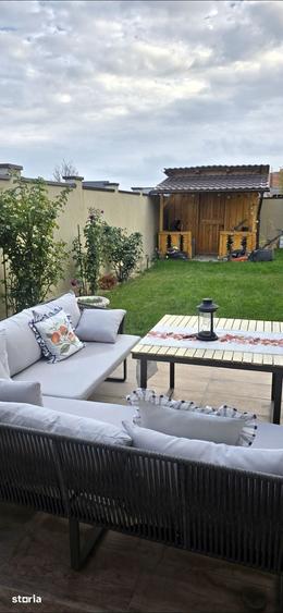 Casă cu 4 camere cu Teren 250 Mp în Vladimirescu