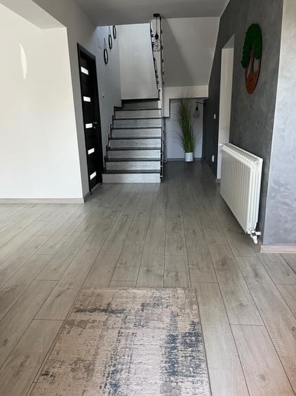 Casă cu 4 camere în Câmpineanca