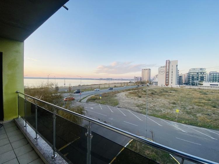 Apartament cu 2 camere semidecomandat, mobilat în Central