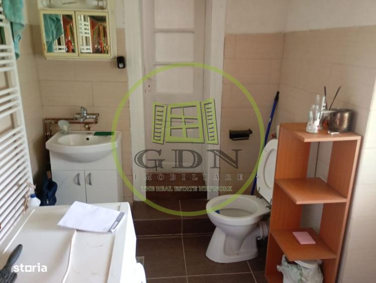 Casă cu 3 camere cu Teren 946 Mp în Central