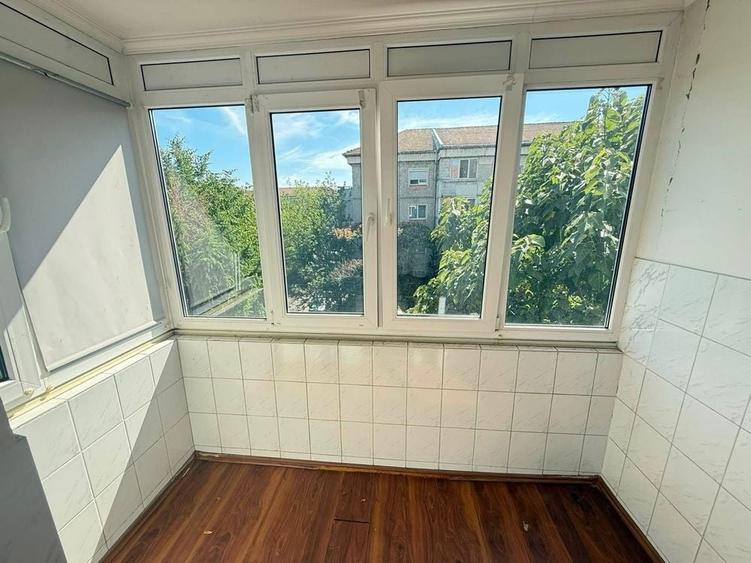 Apartament cu 3 camere , zona Rogerius - 8
