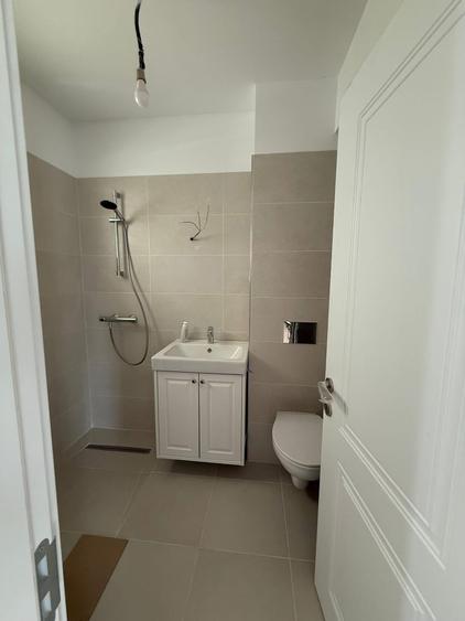 Casă cu 3 camere cu Canalizare în Titan
