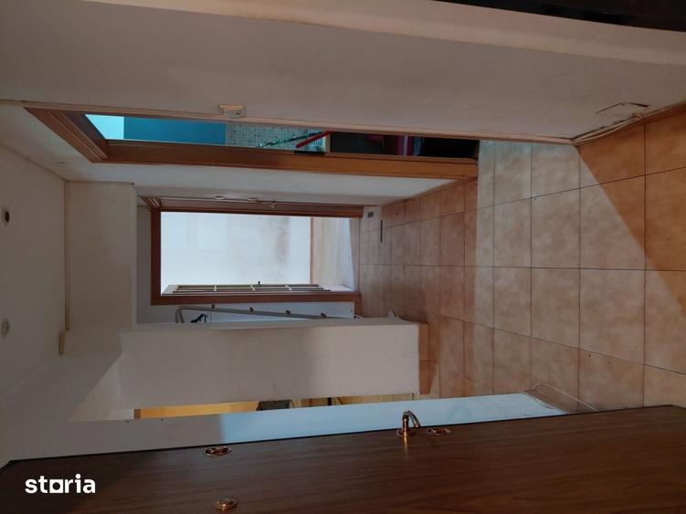 Apartament cu 3 camere decomandat în Rahova