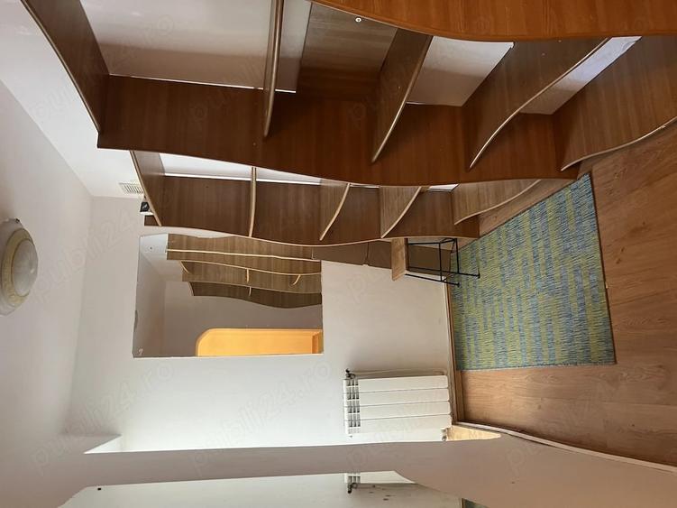 vand apartament 2 camere zona Bulevardul Revolutiei ,etaj 1, decomandat - 2