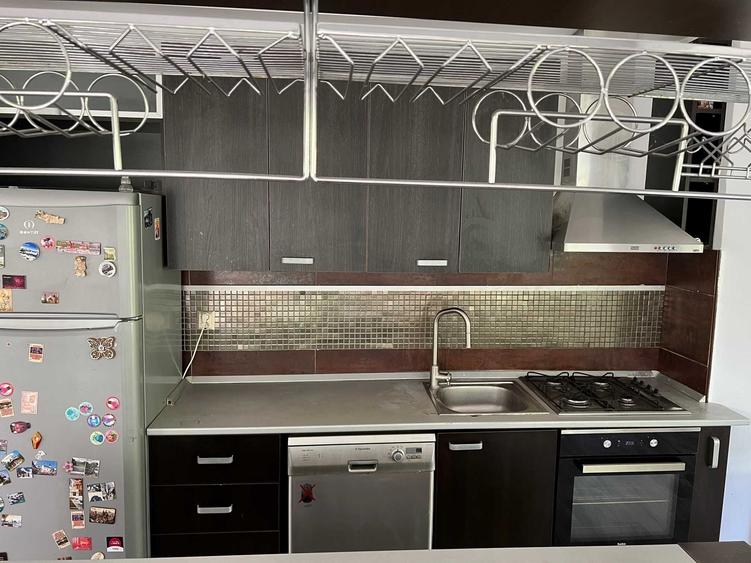 Casă cu 4 camere cu Teren 500 Mp în Central