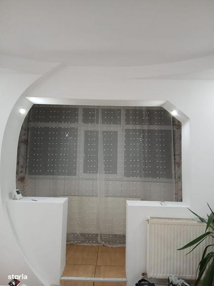 Apartament cu 3 camere semidecomandat în Micro 3