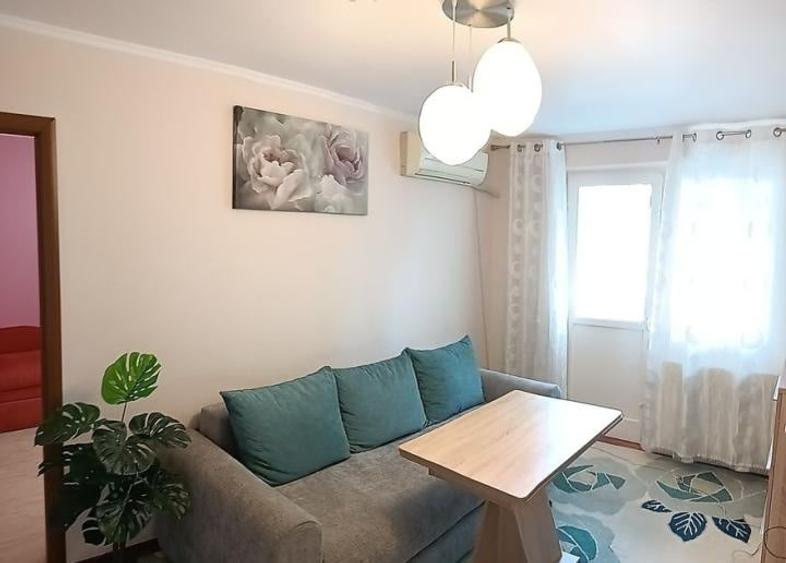 Apartament cu 3 camere semidecomandat, mobilat în Sălăjan