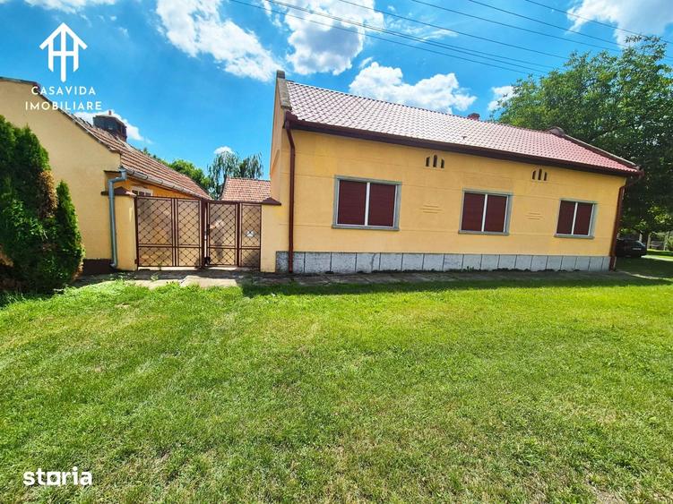 Casă cu 5 camere cu Teren 4400 Mp în Boldur