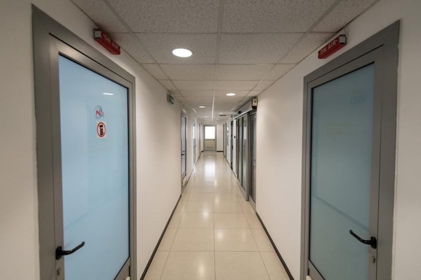 Birou, de 1,800 mp, în Central