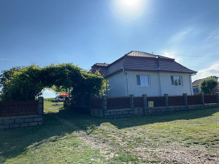 Casă cu 2 camere în Iacobeni