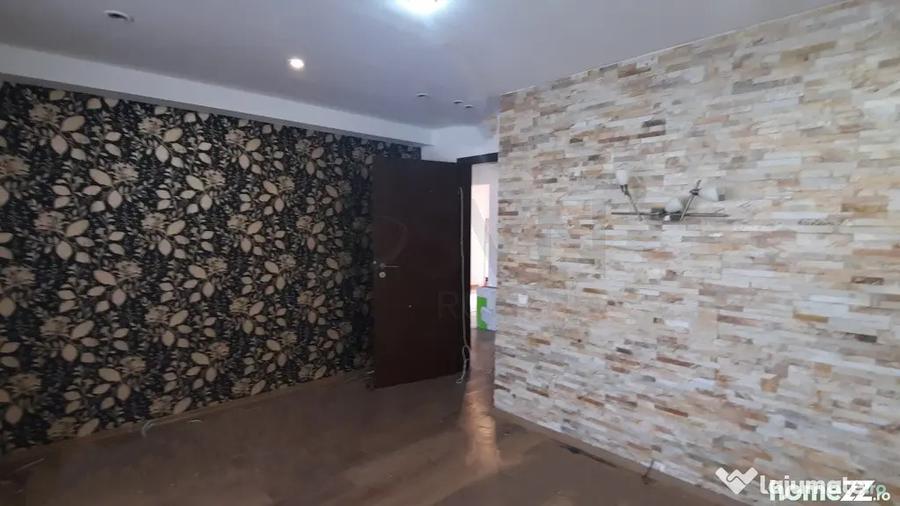 Apartament cu 3 camere decomandat în Decebal