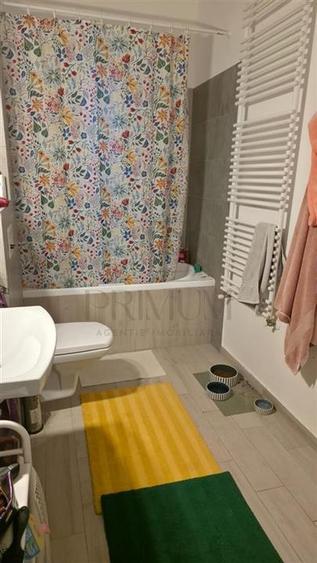 Apartament cu 4 camere decomandat, mobilat în Dumbrăvița
