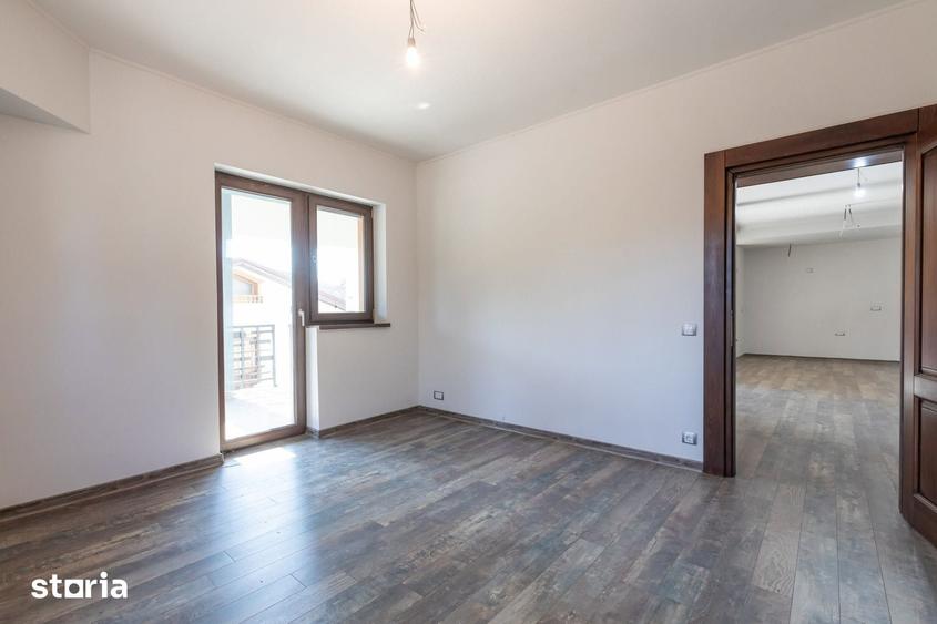 Casă cu Teren 1800 Mp în Răzvad