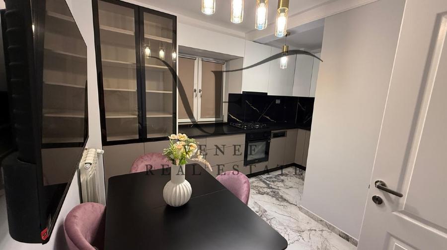 Apartament cu 3 camere decomandat în Decebal