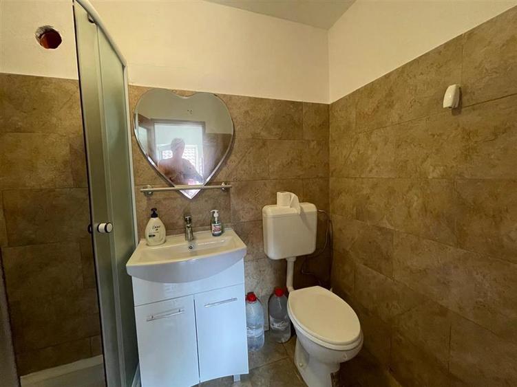 Casă individuală cu 6 camere cu Canalizare în Valea Budului